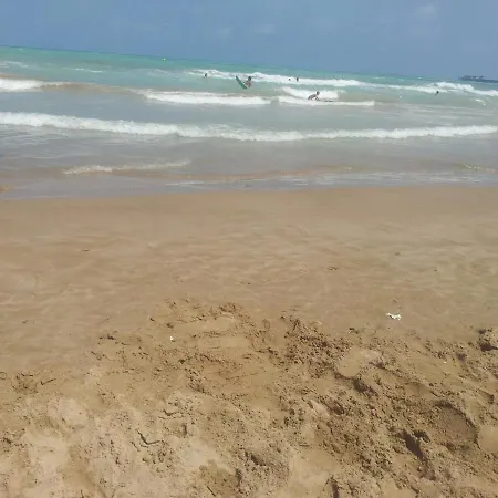 100 Metros De La Playa Apartment *