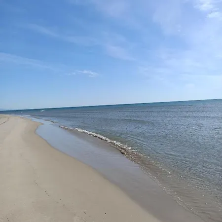100 Metros De La Playa Apartment